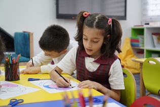 EMNİYETEVLERİ’NDE ÇOCUKLARA KİTAPLA DOLU BİR DÜNYA